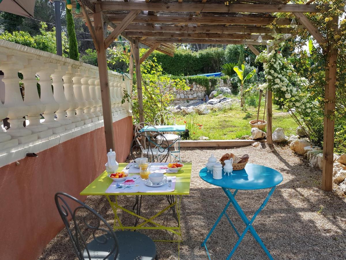 Bed and Breakfast Mas D'Azur Roquefort-les-Pins Exterior foto