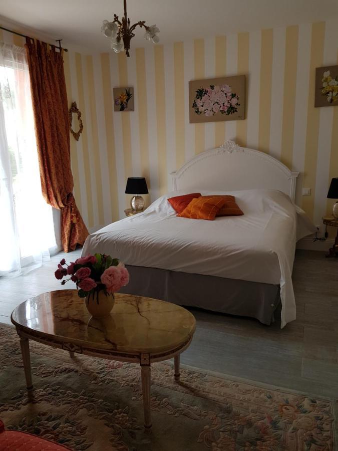 Bed and Breakfast Mas D'Azur Roquefort-les-Pins Exterior foto